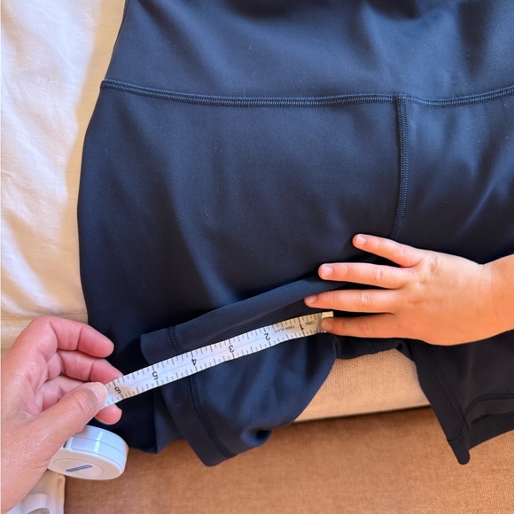 Lululemon Navy High-Waisted Bike Shorts - Picture 4 of 4